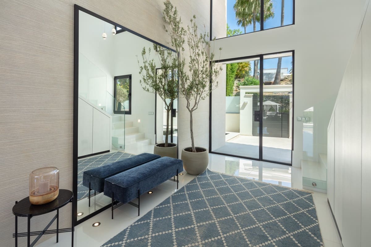 5 bedroom Villa for sale in Nueva Andalucia with pool garage - € 7,195,000 (Ref: 8066203)