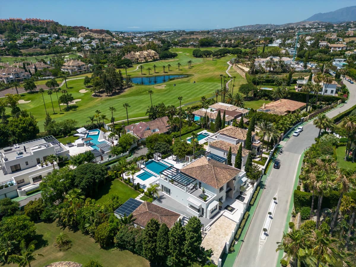 5 bedroom Villa for sale in Nueva Andalucia with pool garage - € 7,195,000 (Ref: 8066203)