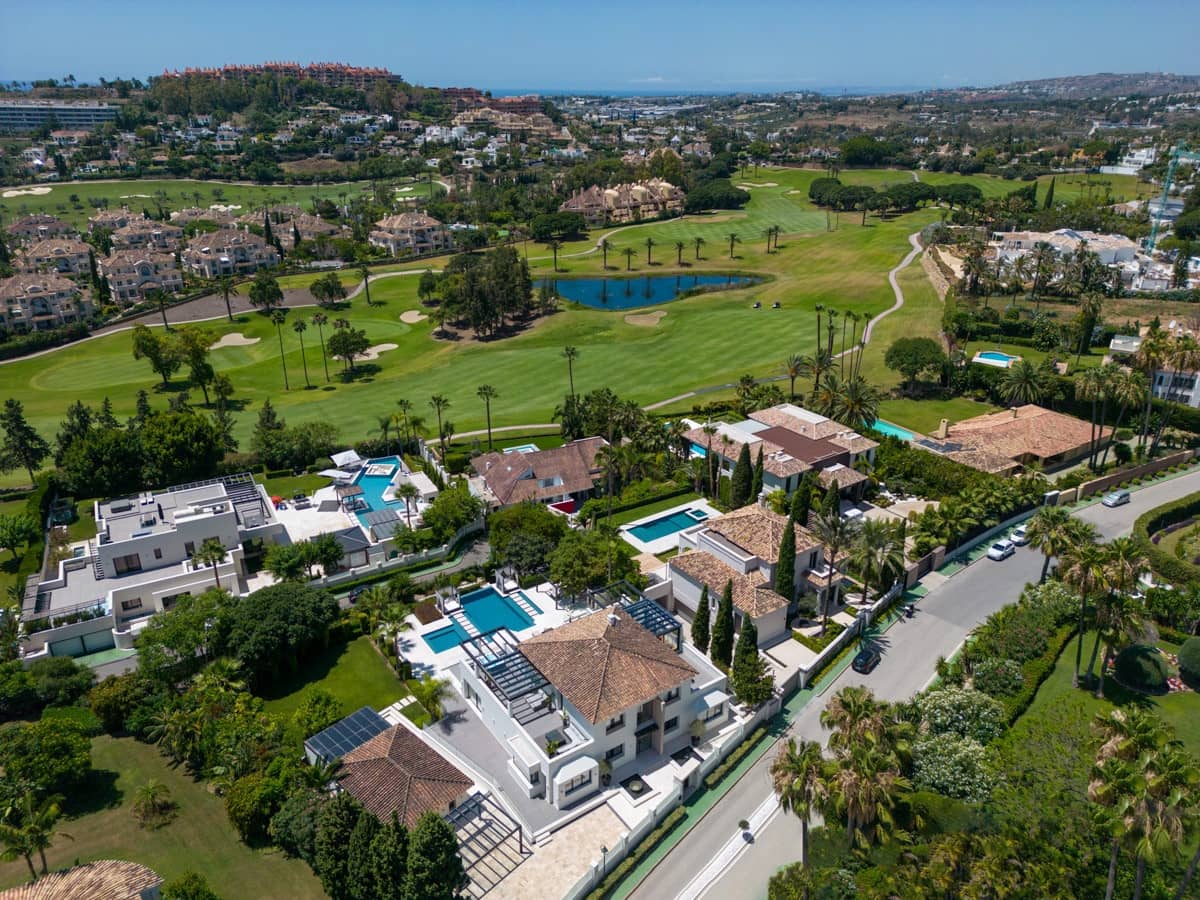 5 bedroom Villa for sale in Nueva Andalucia with pool garage - € 7,195,000 (Ref: 8066203)