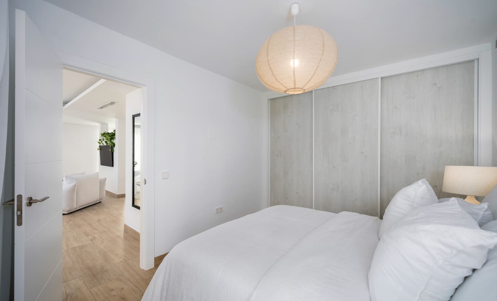 4 sypialnia Willa na sprzedaż w Nueva Andalucia z basenem garażem - 1 395 000 € (Ref: 8069964)