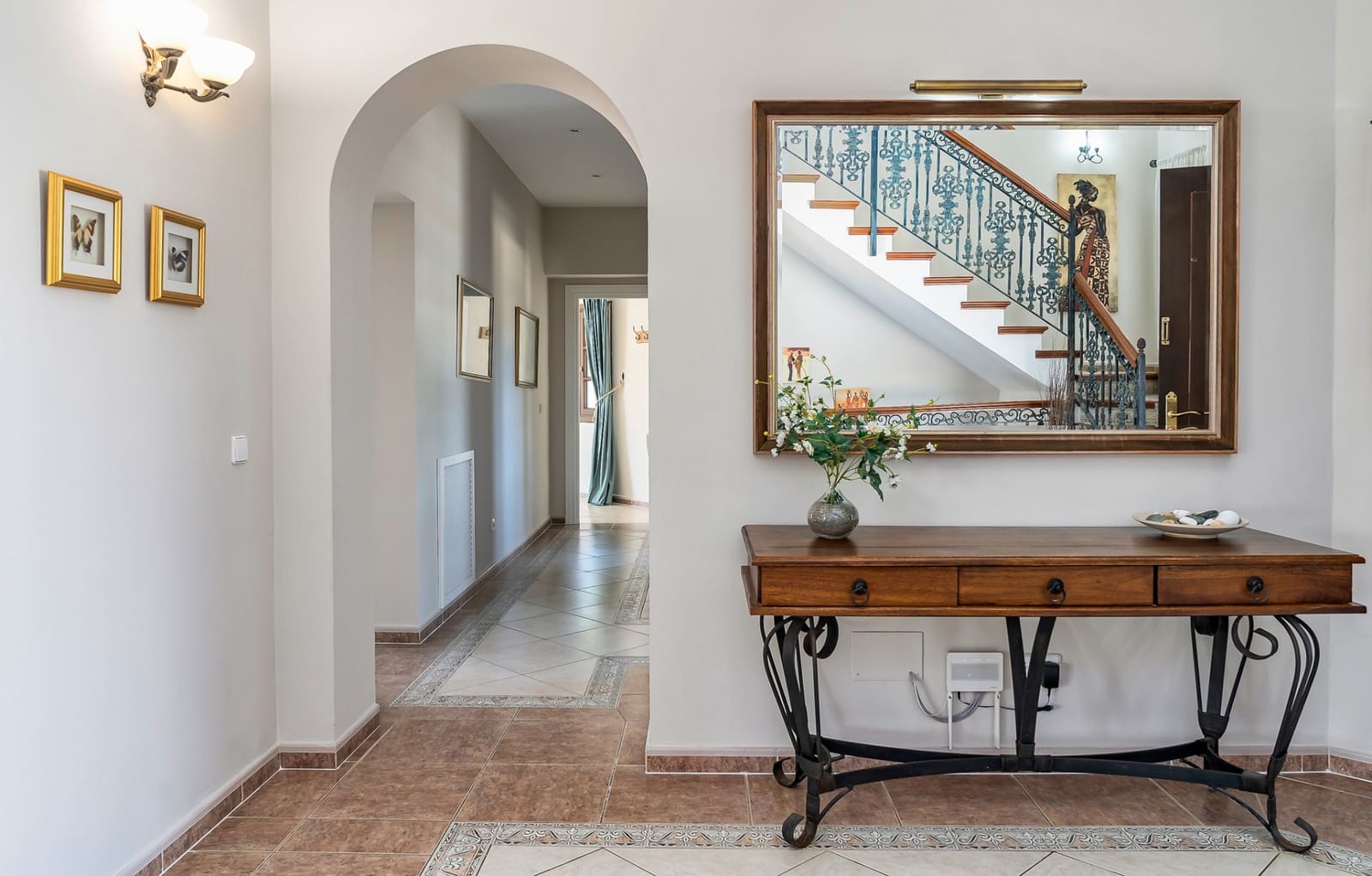 8 bedroom Villa for sale in Estepona with pool garage - € 3,495,000 (Ref: 8085104)