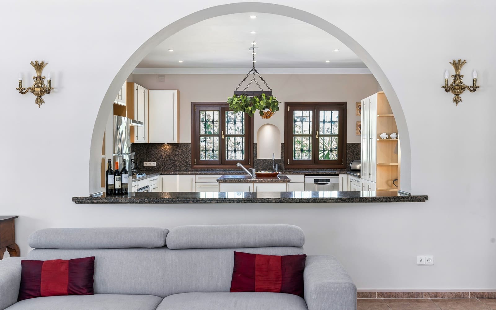 8 bedroom Villa for sale in Estepona with pool garage - € 3,495,000 (Ref: 8085104)