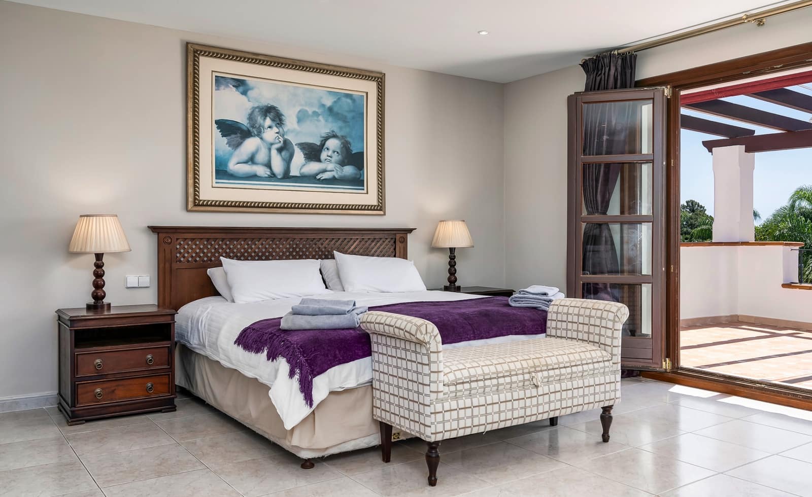 8 bedroom Villa for sale in Estepona with pool garage - € 3,495,000 (Ref: 8085104)