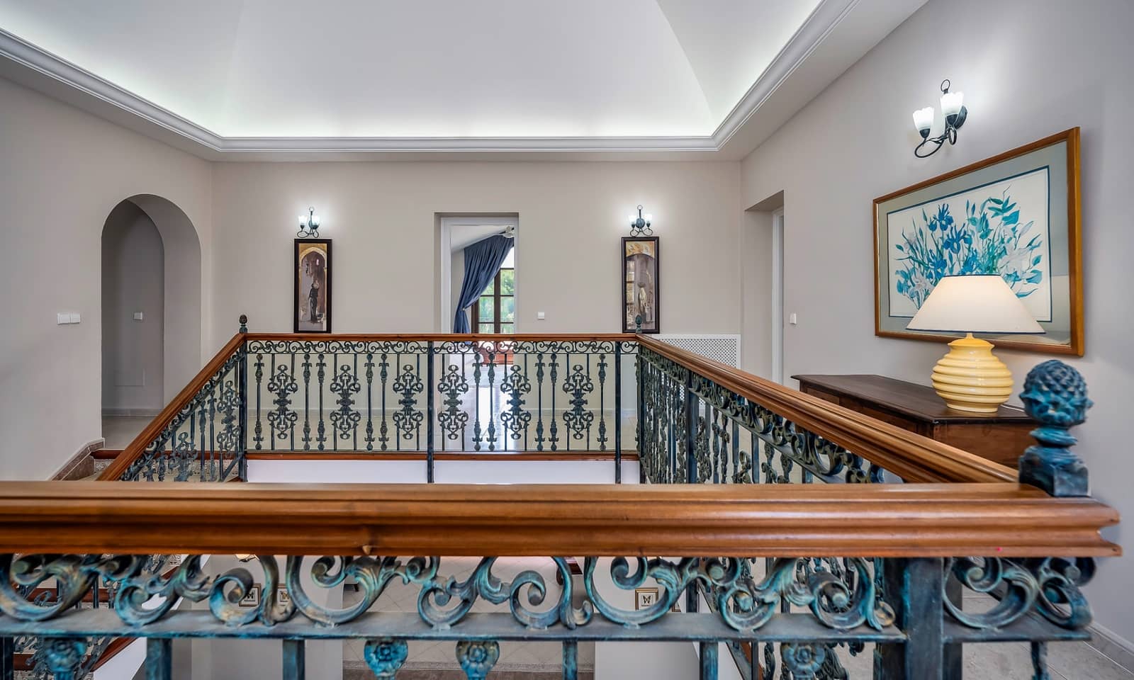 8 bedroom Villa for sale in Estepona with pool garage - € 3,495,000 (Ref: 8085104)