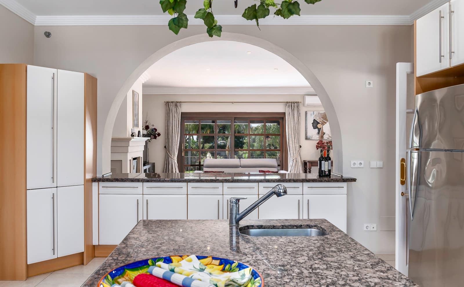 8 bedroom Villa for sale in Estepona with pool garage - € 3,495,000 (Ref: 8085104)