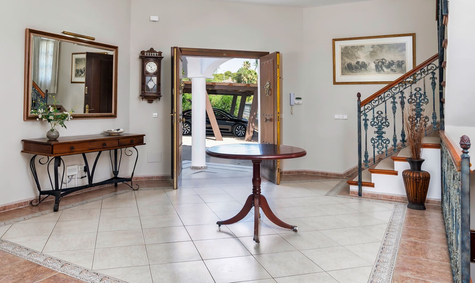 8 bedroom Villa for sale in Estepona with pool garage - € 3,495,000 (Ref: 8085104)