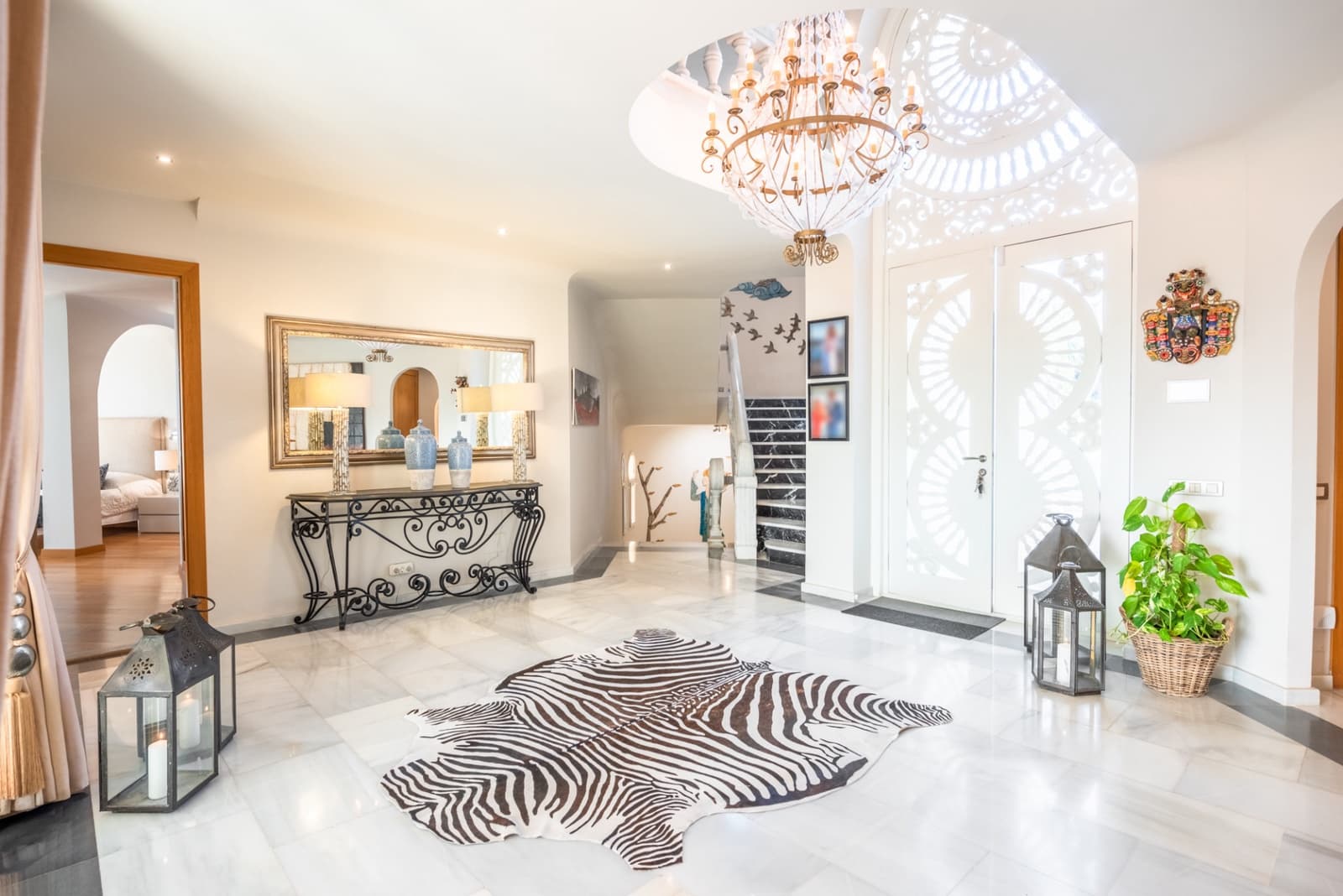 4 soveværelse Villa til salg i Nueva Andalucia med swimmingpool garage - € 3.950.000 (Ref: 8085106)