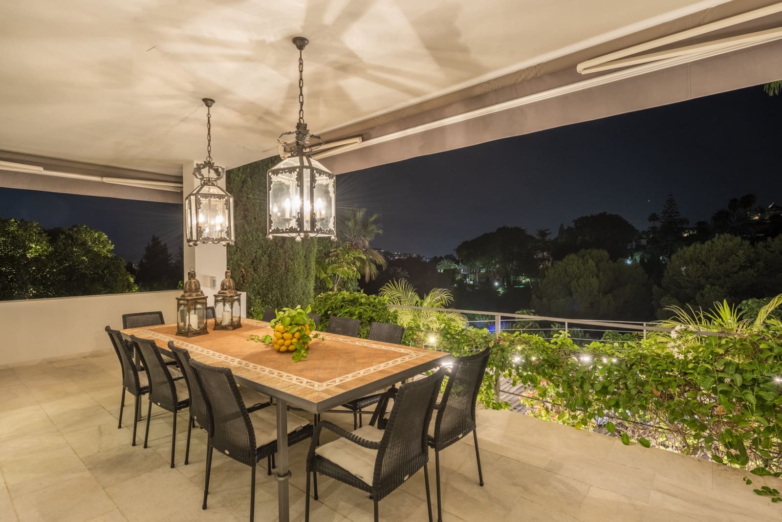 4 soveværelse Villa til salg i Nueva Andalucia med swimmingpool garage - € 3.950.000 (Ref: 8085106)