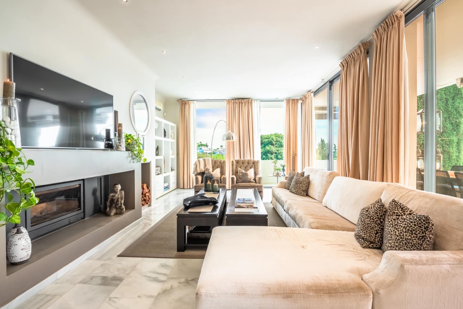 4 soveværelse Villa til salg i Nueva Andalucia med swimmingpool garage - € 3.950.000 (Ref: 8085106)