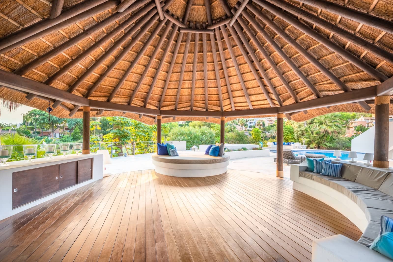 4 soveværelse Villa til salg i Nueva Andalucia med swimmingpool garage - € 3.950.000 (Ref: 8085106)