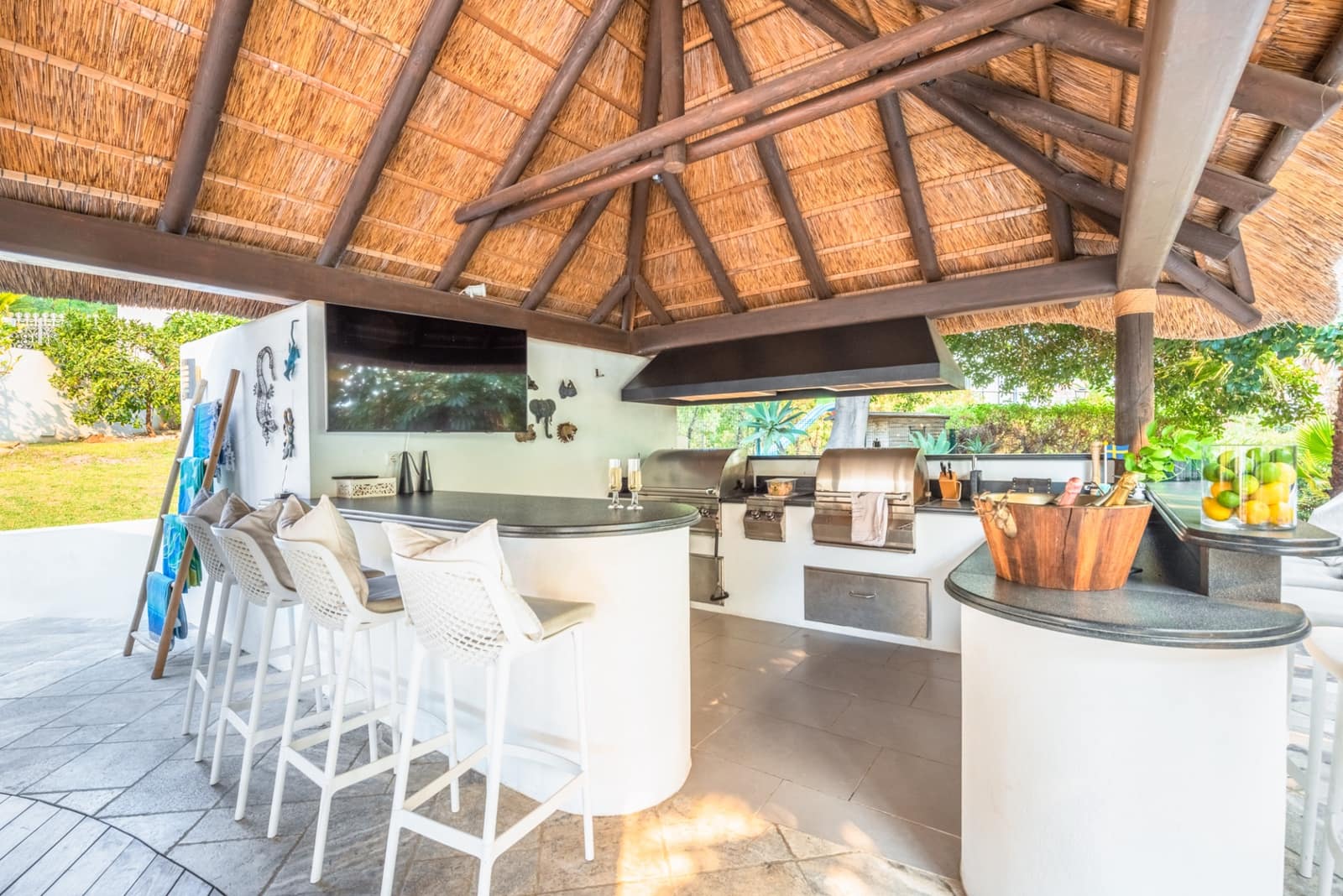 4 soveværelse Villa til salg i Nueva Andalucia med swimmingpool garage - € 3.950.000 (Ref: 8085106)