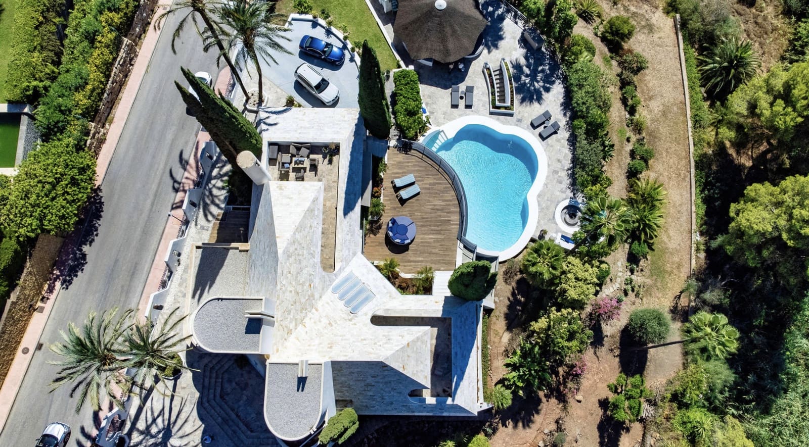 4 soveværelse Villa til salg i Nueva Andalucia med swimmingpool garage - € 3.950.000 (Ref: 8085106)