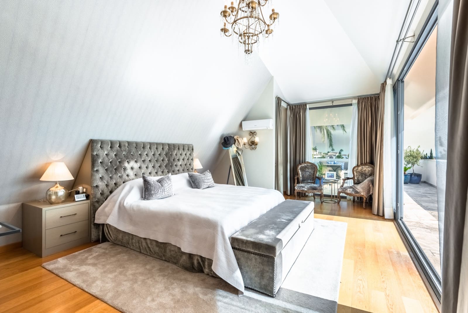 4 soveværelse Villa til salg i Nueva Andalucia med swimmingpool garage - € 3.950.000 (Ref: 8085106)