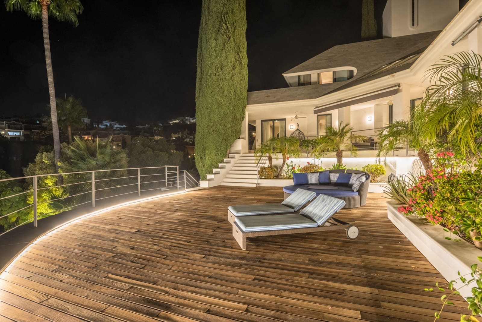 4 soveværelse Villa til salg i Nueva Andalucia med swimmingpool garage - € 3.950.000 (Ref: 8085106)