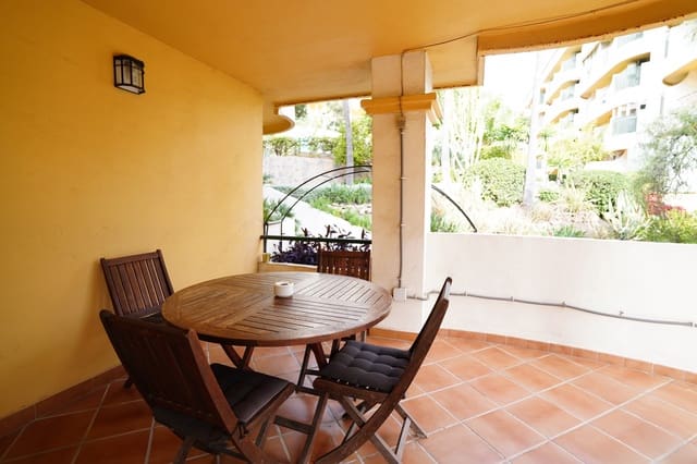 3 bedroom Apartment for sale in Nueva Andalucía Centro, Marbella with pool garage - € 445,000 (Ref: 8114418)