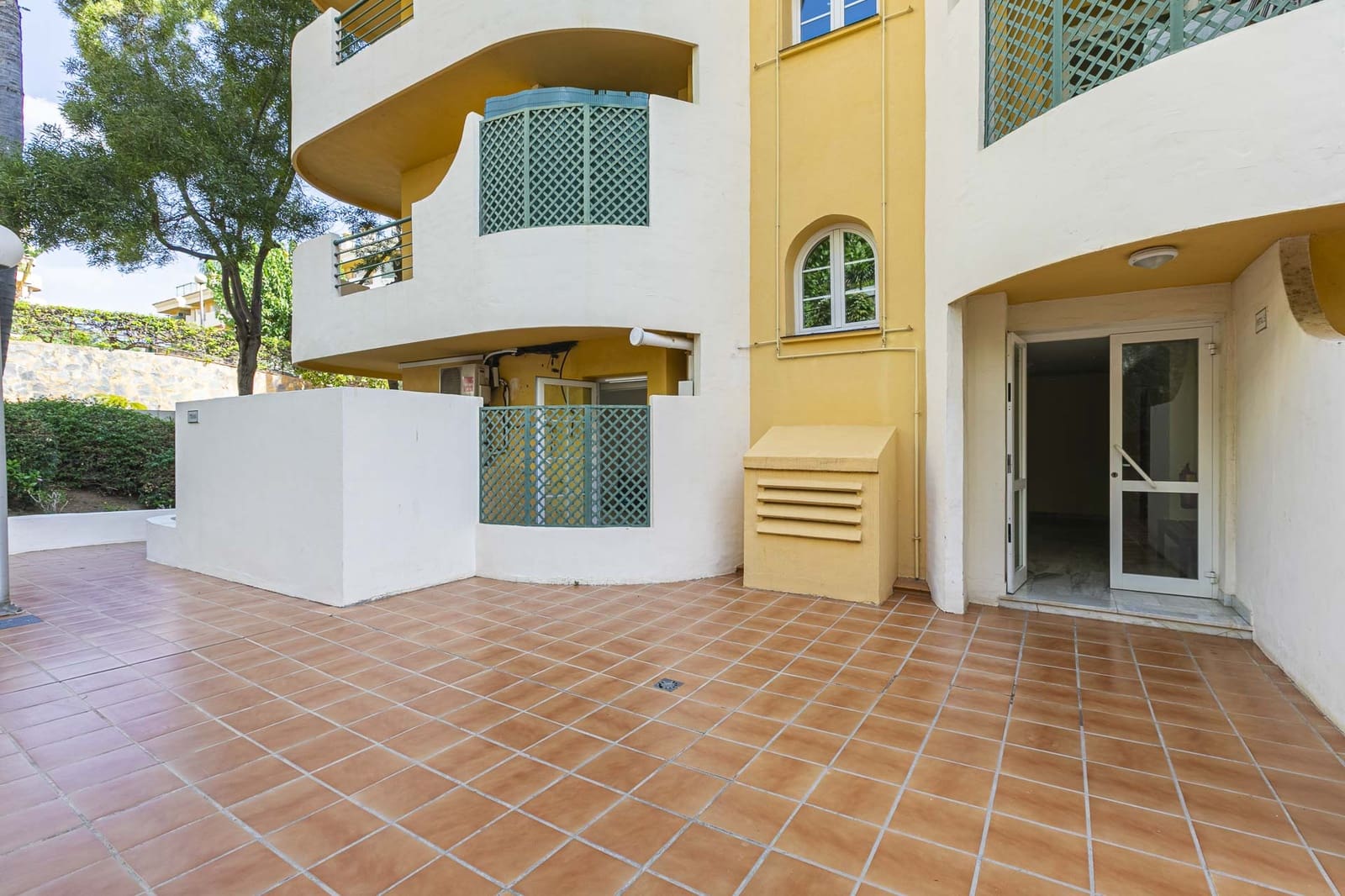 3 slaapkamer Appartement te koop in Marbella met zwembad garage - € 445.000 (Ref: 8114418)