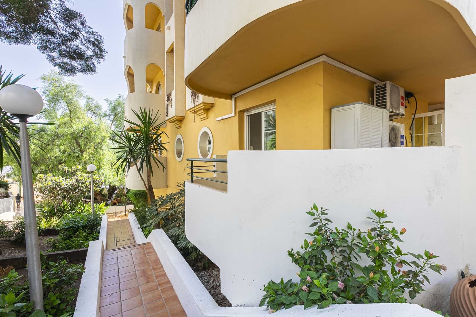 3 slaapkamer Appartement te koop in Marbella met zwembad garage - € 445.000 (Ref: 8114418)