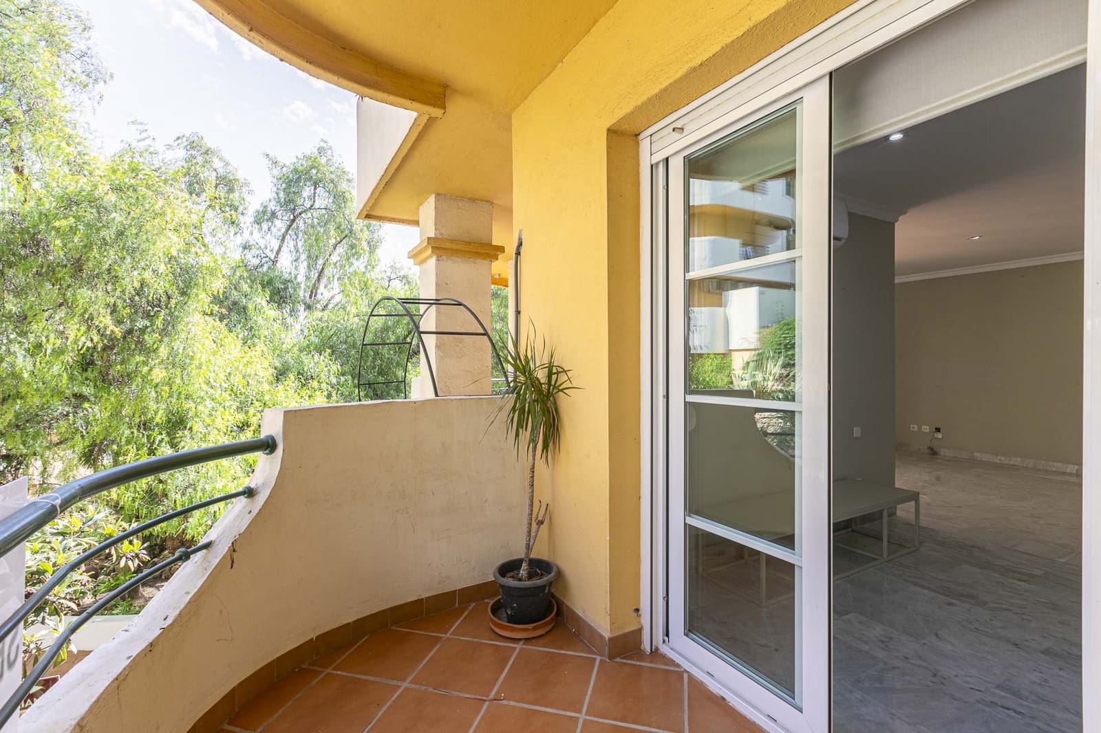 3 slaapkamer Appartement te koop in Marbella met zwembad garage - € 445.000 (Ref: 8114418)