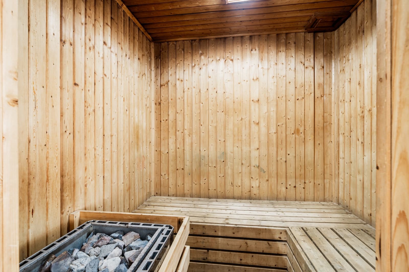 2 bedroom Apartment for sale in Nueva Andalucia with pool garage - € 950,000 (Ref: 8114419)