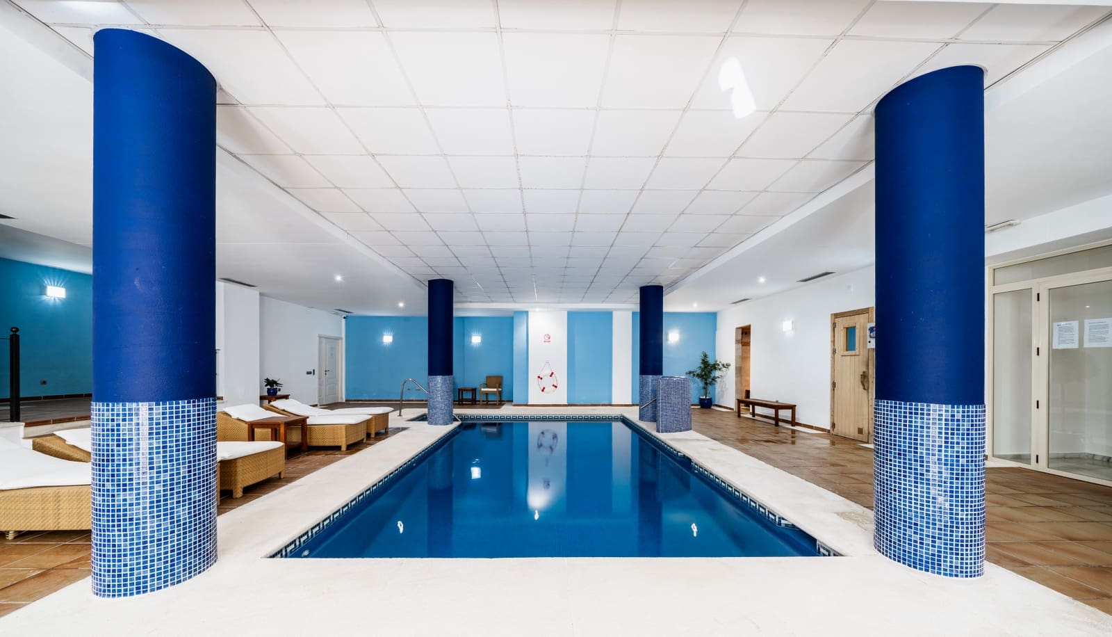 2 bedroom Apartment for sale in Nueva Andalucia with pool garage - € 950,000 (Ref: 8114419)