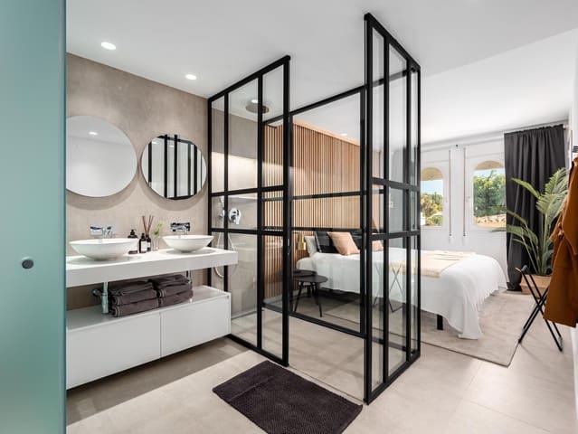 Apartamento de 3 habitaciones en Nueva Andalucía Centro, Marbella en venta con piscina - 650.000 € (Ref: 8174579)