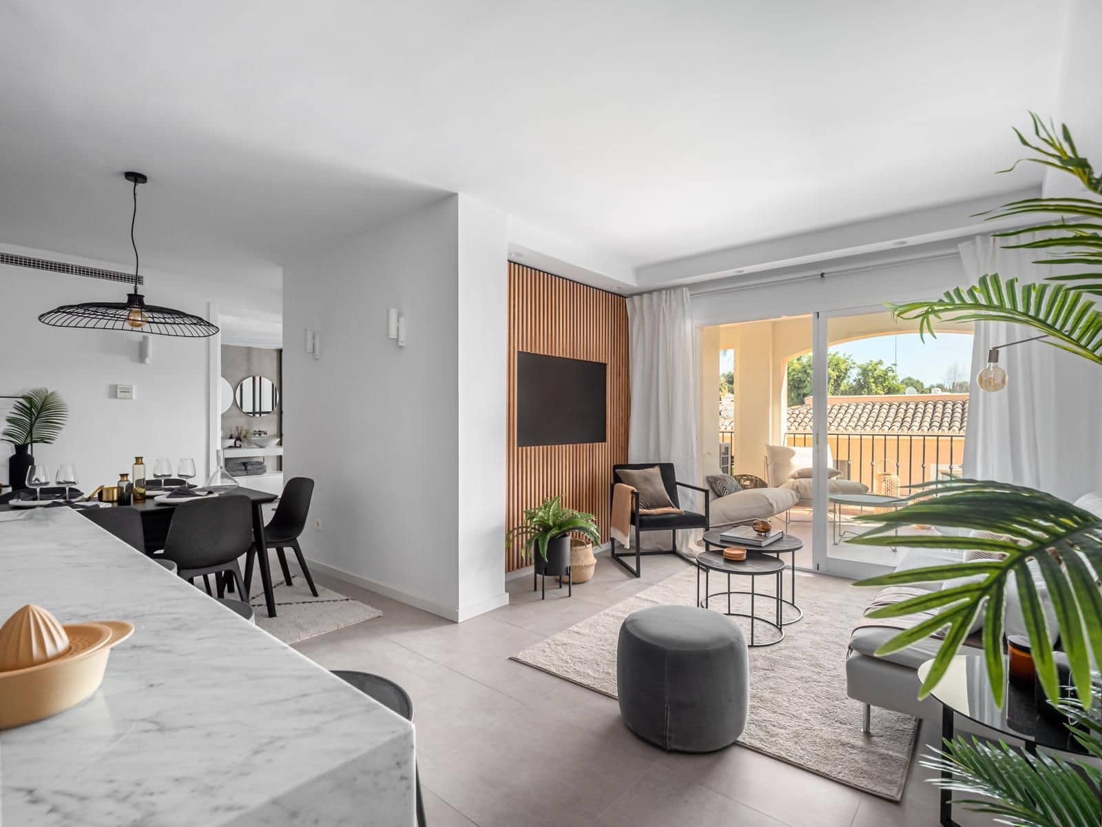 Apartamento de 3 habitaciones en Nueva Andalucia en venta con piscina - 650.000 € (Ref: 8174579)