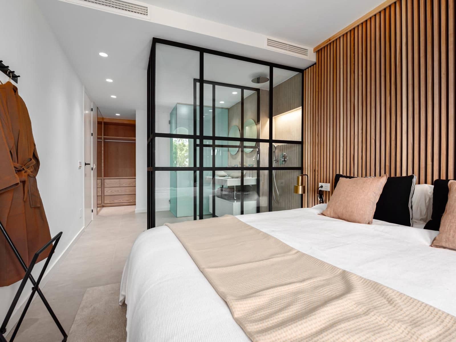 Apartamento de 3 habitaciones en Nueva Andalucia en venta con piscina - 650.000 € (Ref: 8174579)