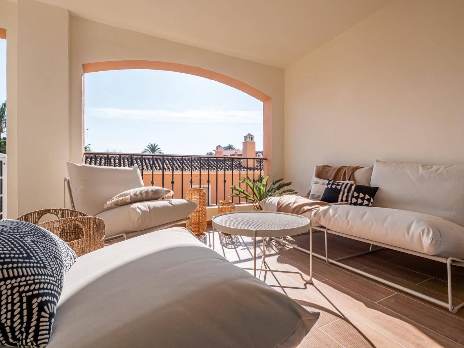 Apartamento de 3 habitaciones en Nueva Andalucia en venta con piscina - 650.000 € (Ref: 8174579)