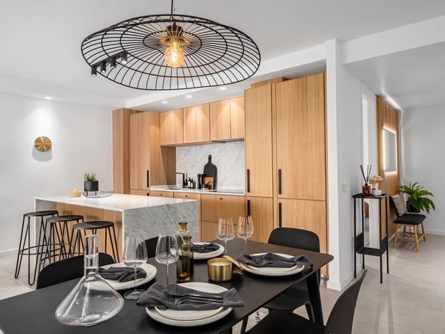 Apartamento de 3 habitaciones en Nueva Andalucía Centro, Marbella en venta con piscina - 650.000 € (Ref: 8174579)