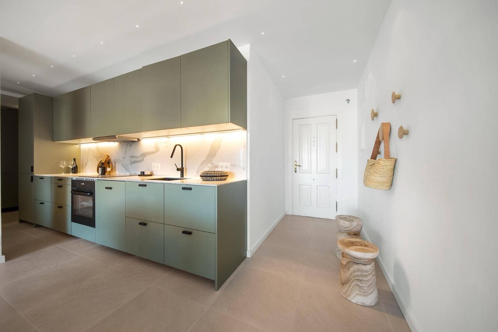 3 bedroom Apartment for sale in Benahavis with pool garage - € 695,000 (Ref: 8187862)