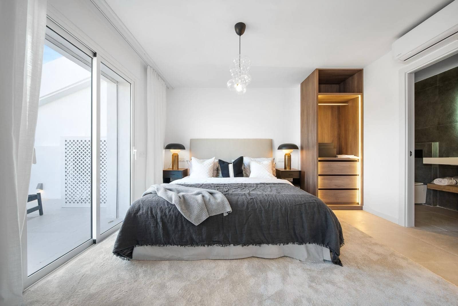 3 bedroom Apartment for sale in Benahavis with pool garage - € 695,000 (Ref: 8187862)