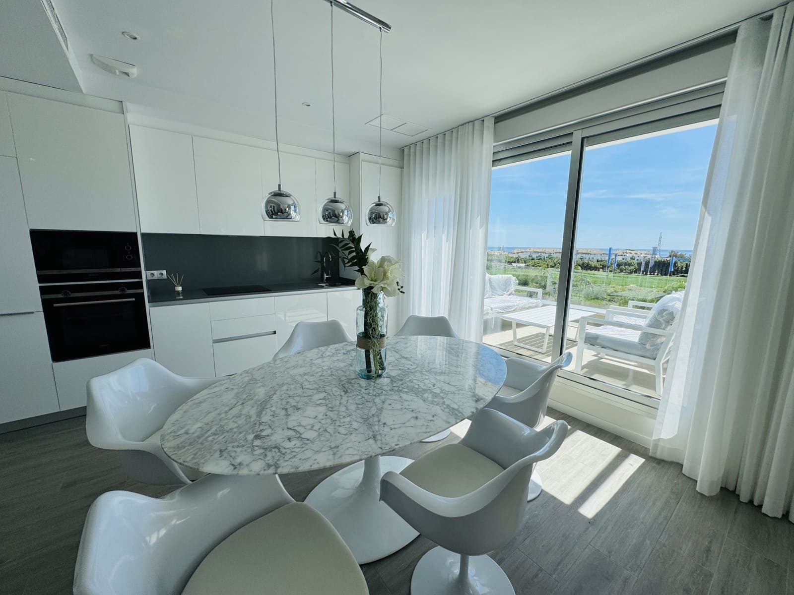 Ático de 2 habitaciones en Marbella en venta con piscina garaje - 450.000 € (Ref: 8216054)