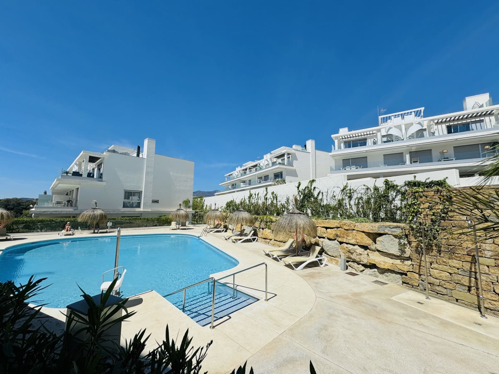 Ático de 2 habitaciones en Marbella en venta con piscina garaje - 450.000 € (Ref: 8216054)