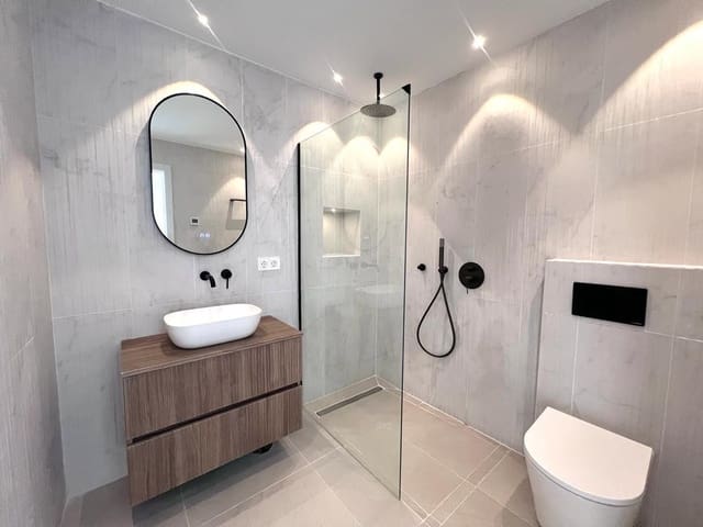 3 soveværelse Lejlighed til salg i Nueva Andalucía Centro, Marbella med swimmingpool garage - € 649.000 (Ref: 8327583)
