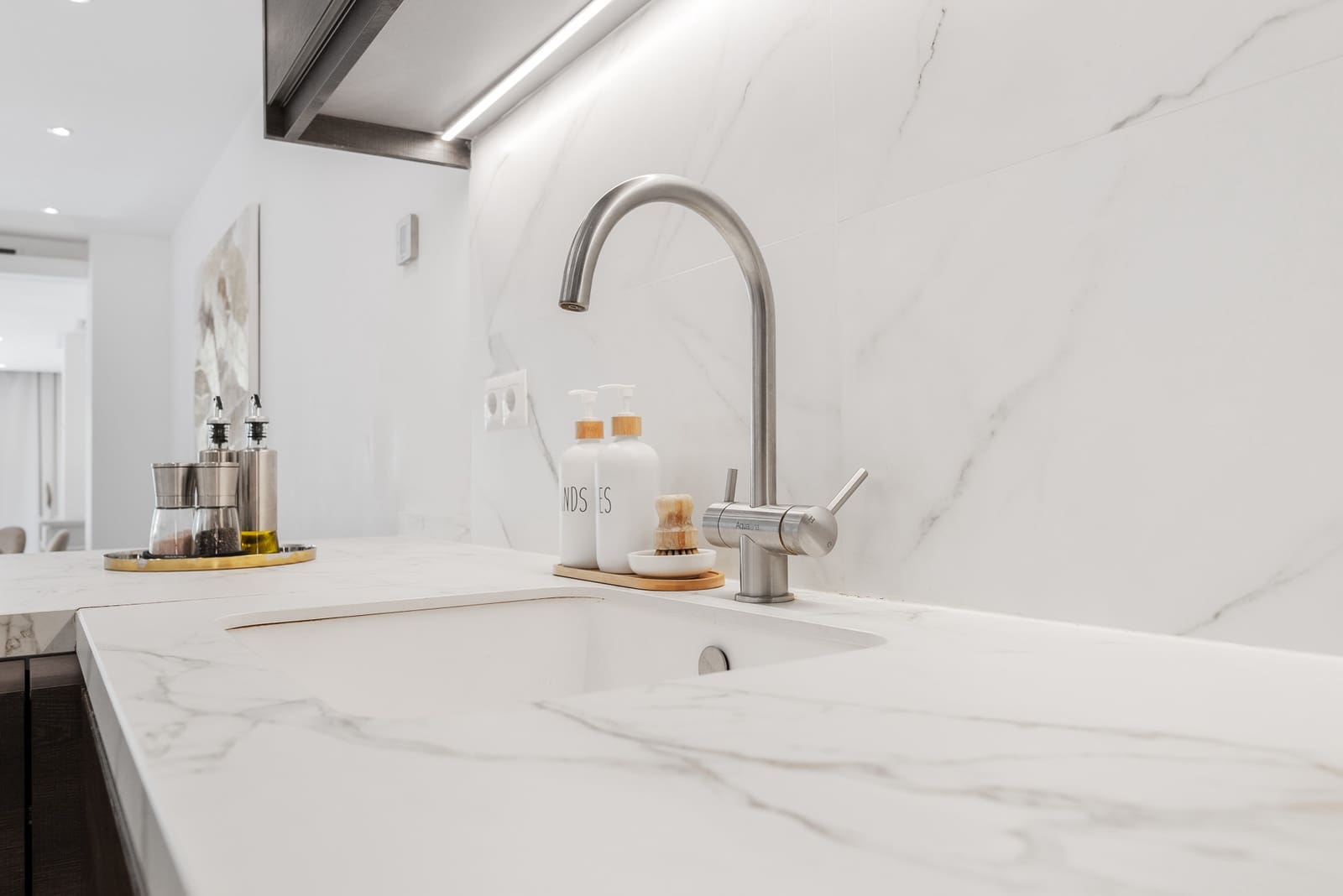 3 soveværelse Byhus til salg i Nueva Andalucia med swimmingpool garage - € 675.000 (Ref: 8339618)