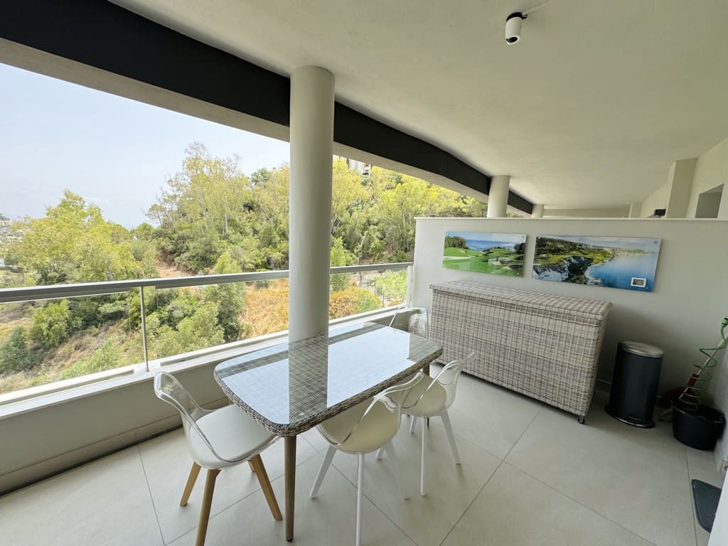 3 bedroom Apartment for sale in Benahavis with pool garage - € 750,000 (Ref: 8434276)