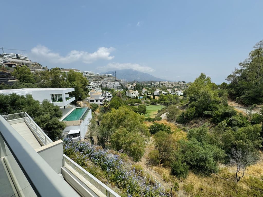 3 bedroom Apartment for sale in Benahavis with pool garage - € 750,000 (Ref: 8434276)