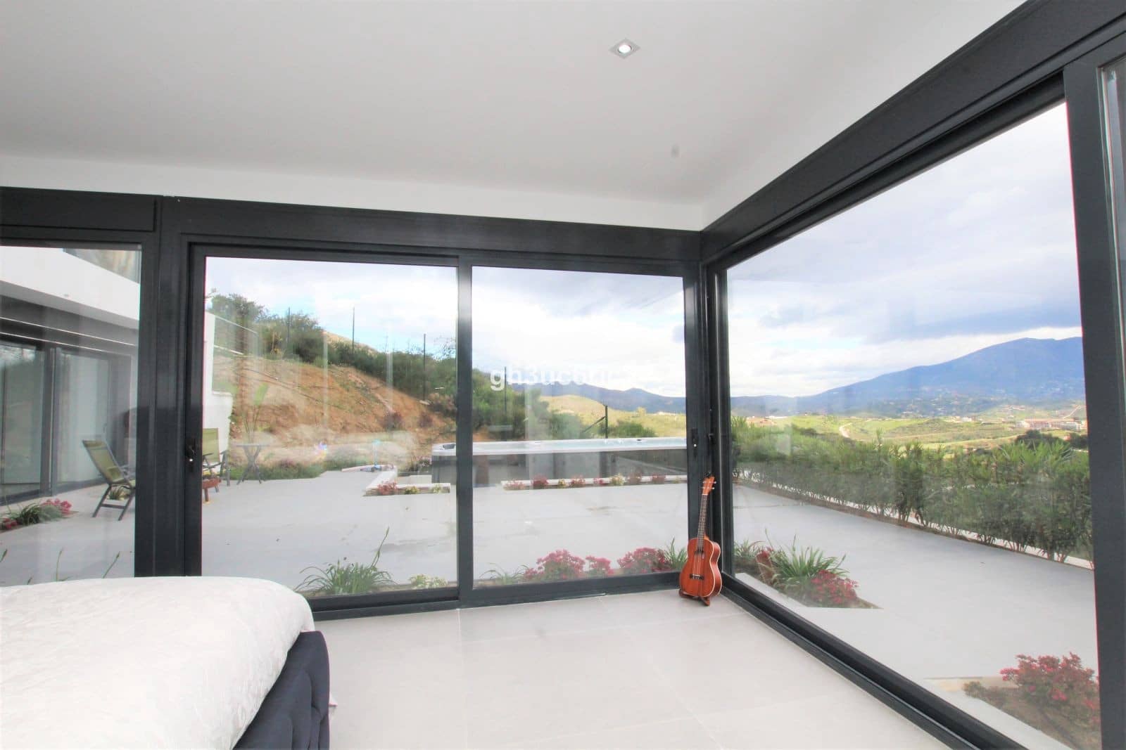 4 quarto Moradia para venda em Mijas Costa com piscina garagem - 1 300 000 € (Ref: 8457183)