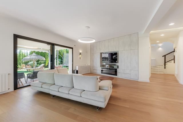 5 sovrum Villa till salu i Los Arqueros - Puerto del Almendro, Benahavís med pool garage - 2 150 000 € (Ref: 8461932)