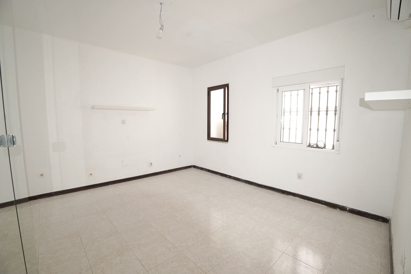 4 slaapkamer Villa te koop in Nueva Andalucia met zwembad garage - € 995.000 (Ref: 8489053)