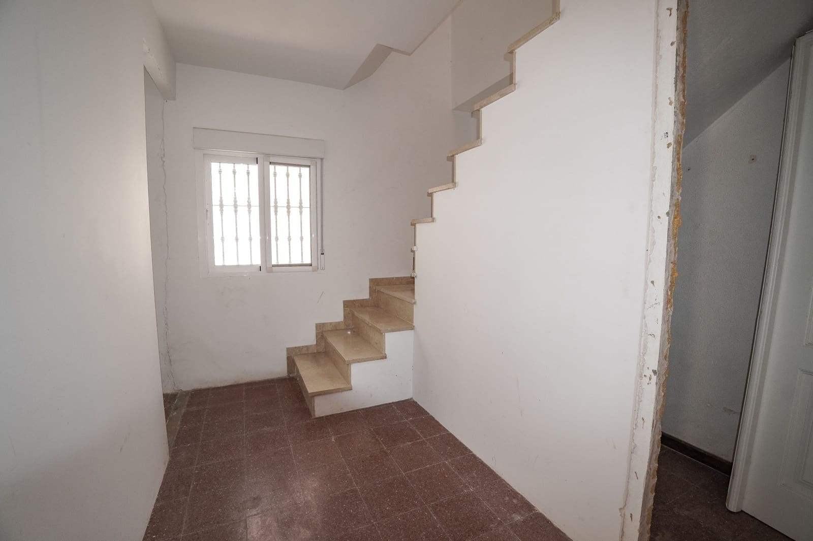 4 slaapkamer Villa te koop in Nueva Andalucia met zwembad garage - € 995.000 (Ref: 8489053)