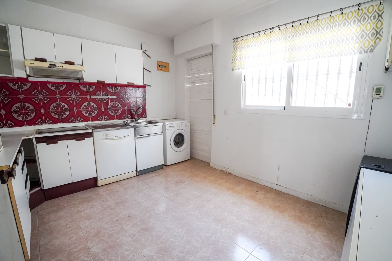 4 slaapkamer Villa te koop in Nueva Andalucia met zwembad garage - € 995.000 (Ref: 8489053)