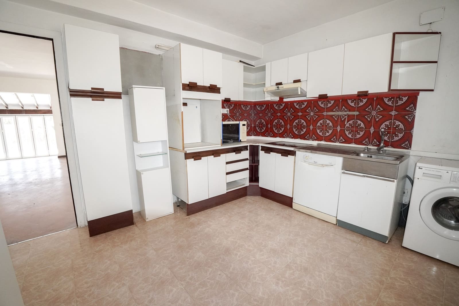 4 slaapkamer Villa te koop in Nueva Andalucia met zwembad garage - € 995.000 (Ref: 8489053)