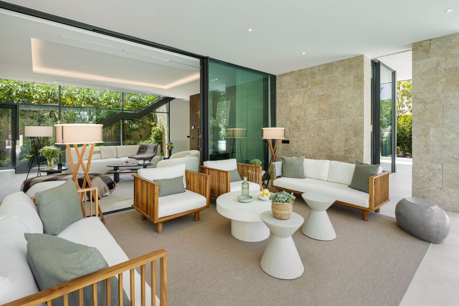 5 bedroom Villa for sale in Marbella with pool garage - € 4,375,000 (Ref: 8601875)