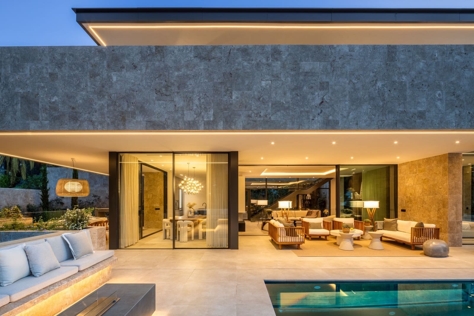 5 bedroom Villa for sale in Marbella with pool garage - € 4,375,000 (Ref: 8601875)