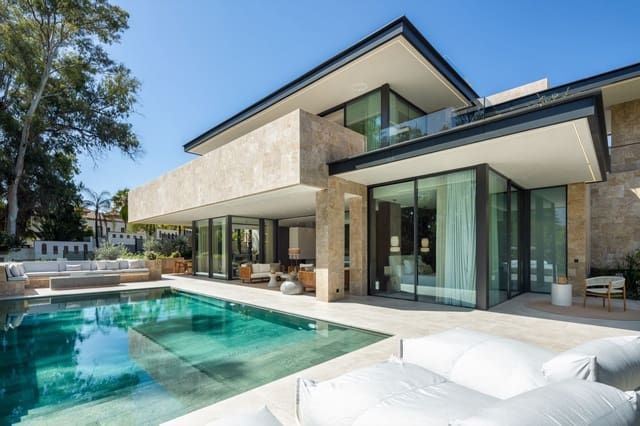 5 bedroom Villa for sale in Marbella with pool garage - € 4,375,000 (Ref: 8601875)