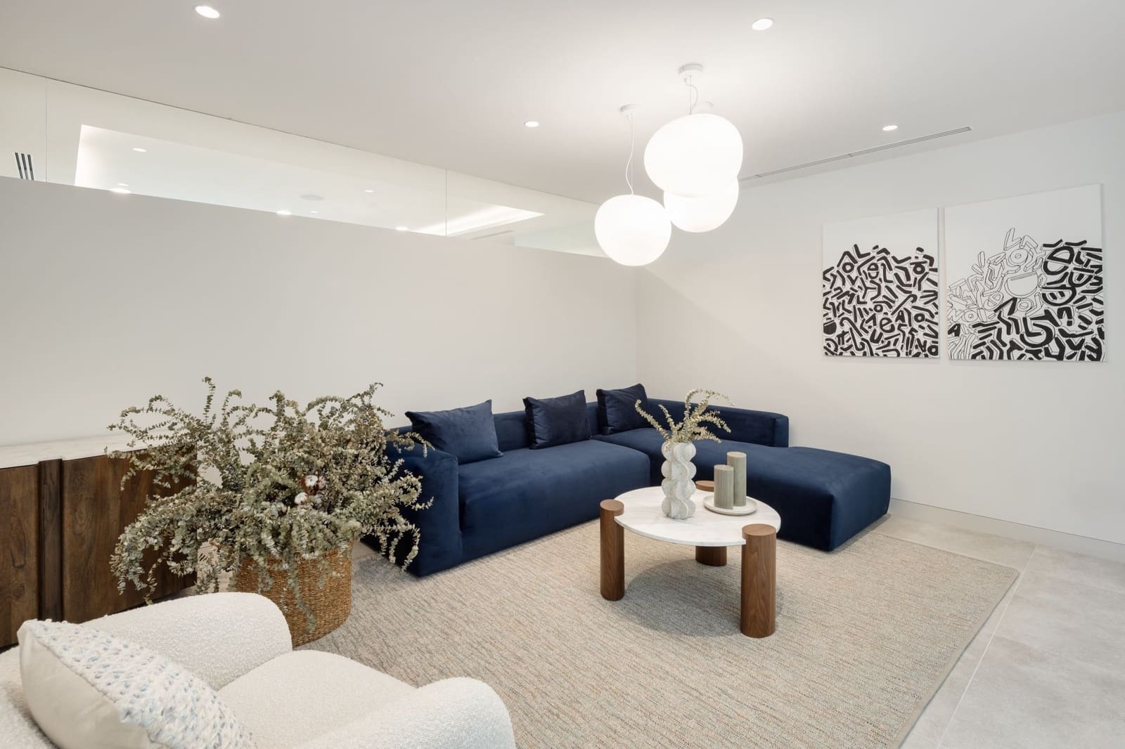 5 bedroom Villa for sale in Marbella with pool garage - € 4,375,000 (Ref: 8601875)