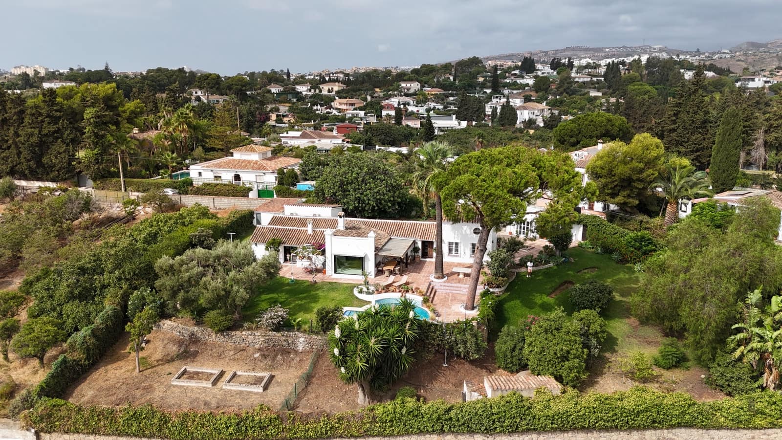 4 soverom Villa til salgs i Guadalmina med svømmebasseng garasje - € 1 650 000 (Ref: 8881829)