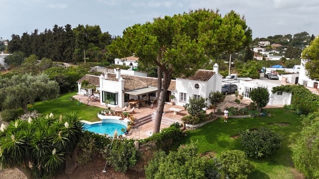 4 sypialnia Willa na sprzedaż w Guadalmina Alta, Marbella z basenem garażem - 1 650 000 € (Ref: 8881829)
