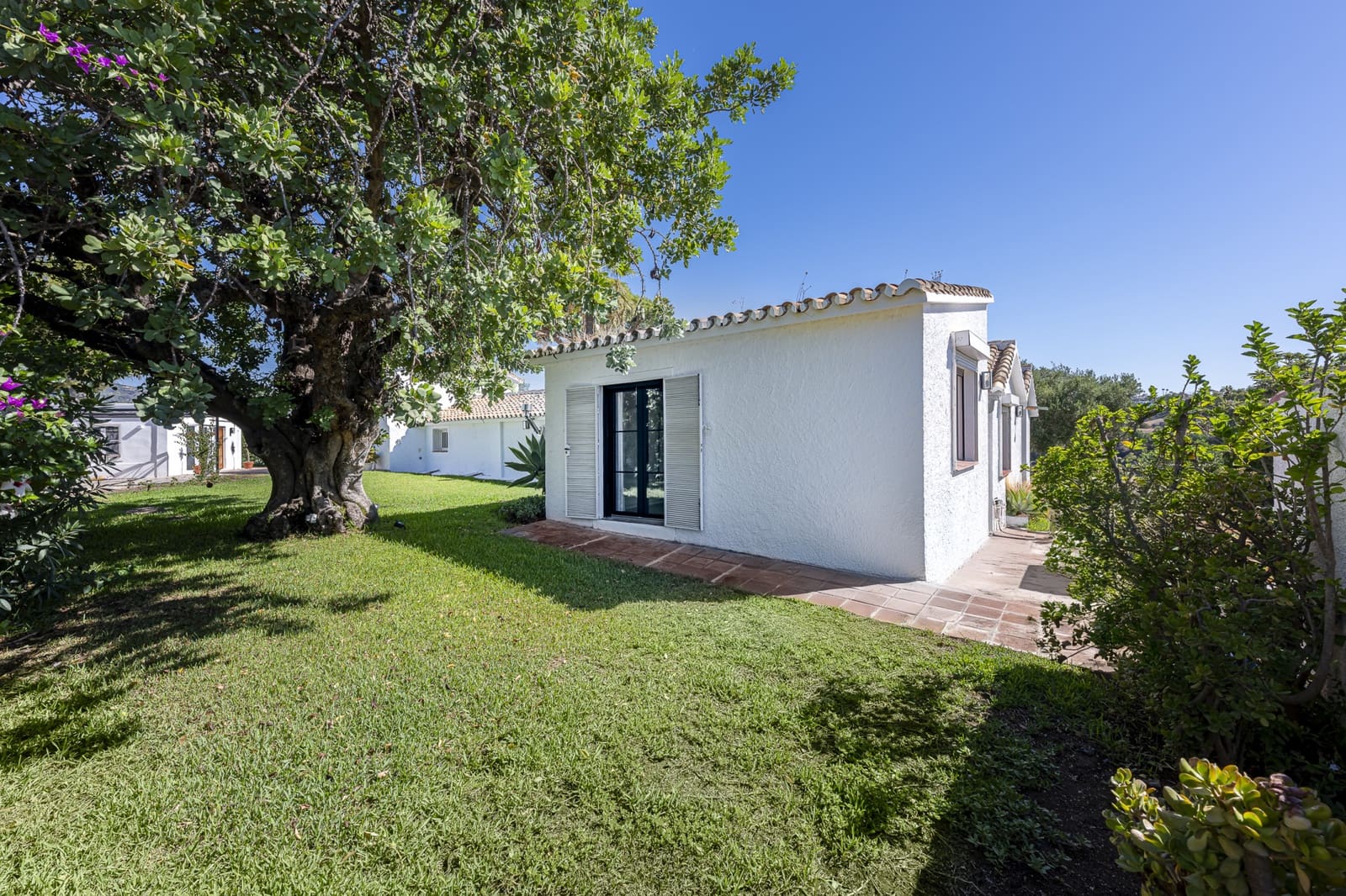 4 soverom Villa til salgs i Guadalmina med svømmebasseng garasje - € 1 650 000 (Ref: 8881829)